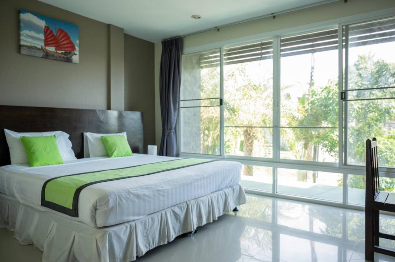 Baan Oui Guest House - Nai Harn Phuket Kültér fotó